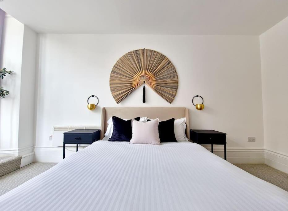 The Stray Adjacent, Interior-Designed 2-Bed Apartment- Luxury Harrogate Exterior photo